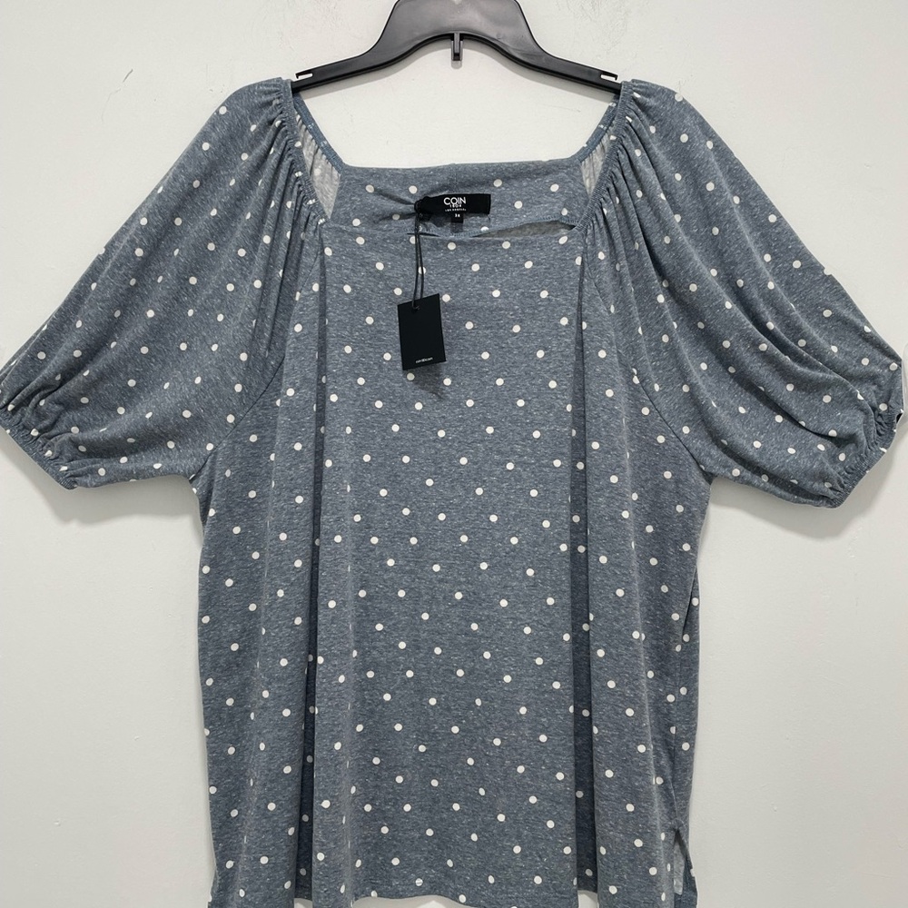 Coin Dot Patterned Top - Picture 2 of 8
